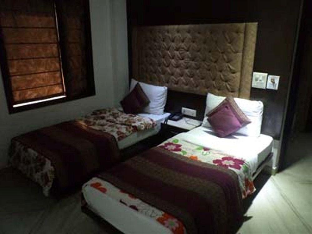 Jp Inn Hotel New Delhi Exterior photo
